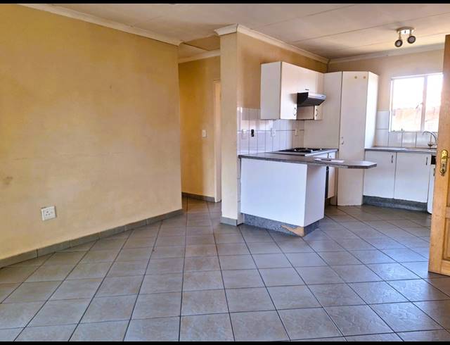 2 BEDROOM FLAT SOLD IN RENSBURG